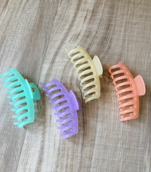 Jumbo Semi Glossy Hair Claw